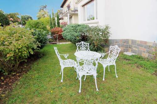 Vorgarten - 8 Zimmer Mehrfamilienhaus, Wohnhaus in Bensheim