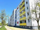 Aussenansicht hinten - Ihr neues Zuhause 3-Raum Wohnung mit Balkon und Badewanne ab 01. Juli 2026.