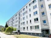 Aussenansicht - 3 Zimmer Etagenwohnung zur Miete in Schwerin