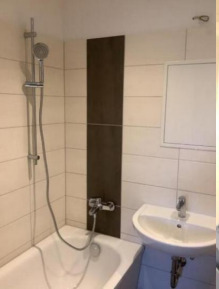 Badezimmer - Etagenwohnung mit 57,30 m&sup2; in Schwerin zur Miete
