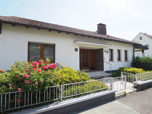 Frontansicht - 7 Zimmer Einfamilienhaus zum Kaufen in Ransbach-Baumbach