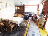 Esszimmer mit Blick ins Wohnzimmer - 