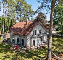 Eleganz und Lebensqualität vereint - Haus mit Einliegerwohnung, zwei Garagen und Weinkeller - Bestensee Pätz