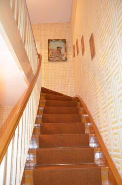 Treppe zum Obergeschoss - 