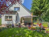 Terrasse - Einfamilienhaus mit großem Garten in ruhiger Lage und viel Platz zum Wachsen und Wohlfühlen