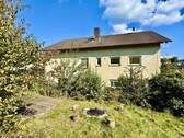 Hausansicht I - +++ Zweifamilienhaus mit Ausbaureserve in Feldrandlage +++