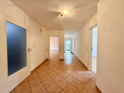 Flur EG I - Mehrfamilienhaus, Wohnhaus mit 235,00 m² in Mörlenbach / Bonsweiher zum Kaufen