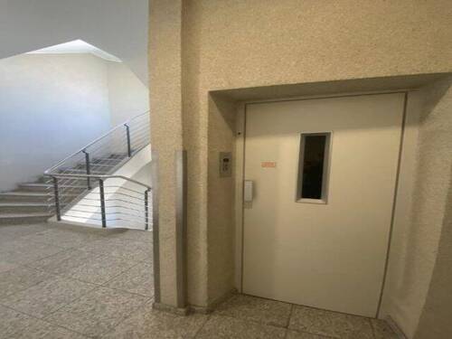 Aufzug - 1 Zimmer Büro in Düsseldorf