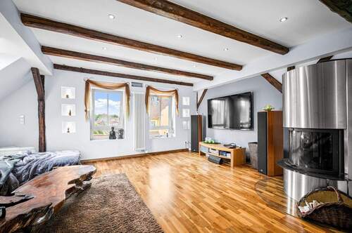 Wohnzimmer DG 1 - 1 Zimmer Mehrfamilienhaus, Wohnhaus zum Kaufen in Burgdorf