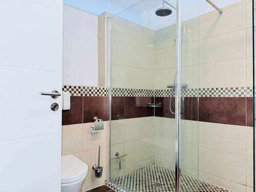 großzügige Regendusche und Oberlicht - 3 Zimmer Etagenwohnung zum Kaufen in Roth