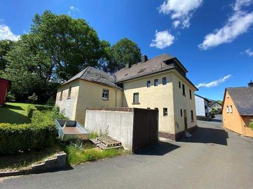 Außenansicht - 1 Zimmer Mehrfamilienhaus, Wohnhaus zum Kaufen in Naila