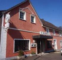 Gut eingeführtes Restaurant mit Gaststätte, 3 Whg und 17 Stellplätzen in Reichshof-Brüchermühle