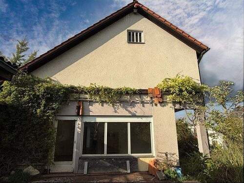 Seitenansicht - 5 Zimmer Einfamilienhaus zum Kaufen in Fürth