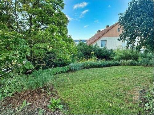 Gartenimpressionen - Einfamilienhaus mit 120,00 m&sup2; in Fürth zum Kaufen