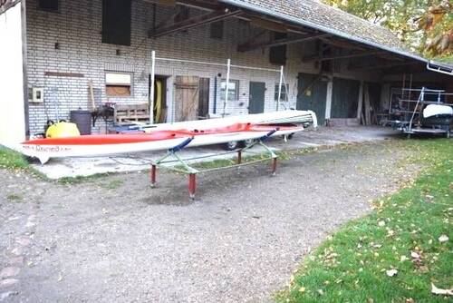 Hof Vordach weiße Scheune - 