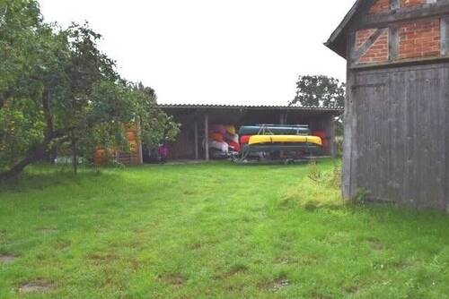 Hof Unterstand neben Scheune - 