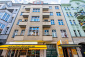 Fassade - Wohnen in Friedrichshain: 2,5-Zimmer-Wohnung - Tageslichtbad - nahe Boxhagener Platz - frei ab 9.25!