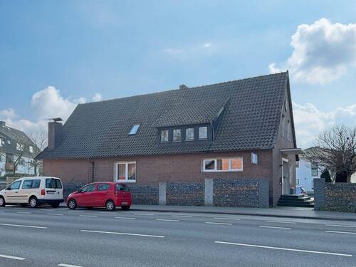 Bild 2 - 4 Zimmer Mehrfamilienhaus, Wohnhaus zum Kaufen in Wietze
