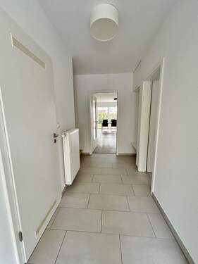 Flur EG - 5 Zimmer Doppelhaushälfte in Bremen