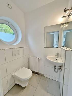 Gäste-WC - Doppelhaushälfte mit 120,00 m² in Bremen zur Miete