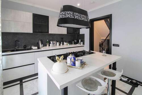 Küche mit Kochinsel 1.OG - Einfamilienhaus mit 219,00 m&sup2; in Idstein zum Kaufen