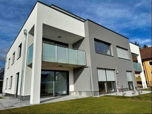 Seitenansicht Haus A - Das JahnCarré in Roßtal - bereits fast fertiggestellt!