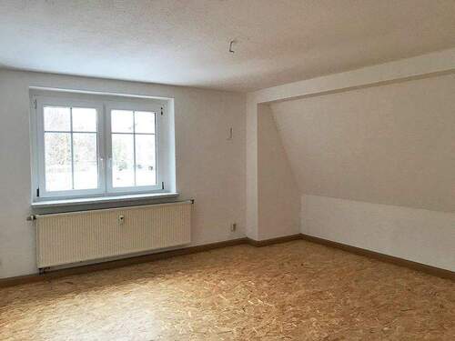 Wohnzimmer - 3 Zimmer Etagenwohnung in Mügeln