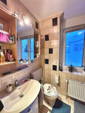 Tageslicht Bad mit Badewanne - 