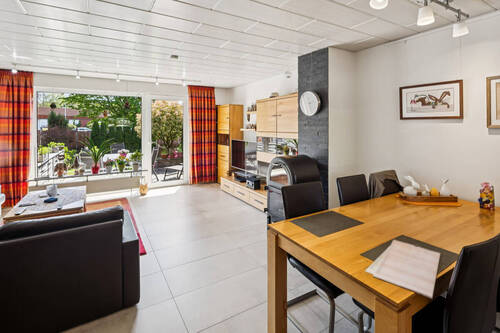 Wohnzimmer - 5 Zimmer Reihenmittelhaus zum Kaufen in Dormagen