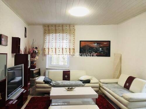 kleine Wohnung EG Wohnzimmer - 1 Zimmer Mehrfamilienhaus, Wohnhaus zum Kaufen in Selb