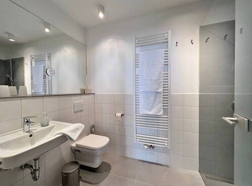 saniertes Duschbad - 
