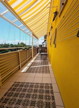 Balkon im Obergeschoss - 9 Zimmer Doppelhaushälfte zum Kaufen in Marxzell