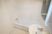 Bad mit Wanne (ehem.) - 