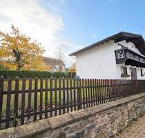 Lichtdurchflutetes Einfamilienhaus mit Doppelgarage in ruhiger familienfreundlicher Umgebung - Usingen