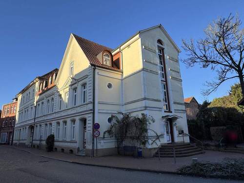 Ansicht von der Straße - Historischer Charme mit Raum zur Entfaltung