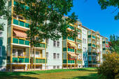 Hausansicht - Unser Angebot: 3-Raum-Wohnung zum Verlieben!