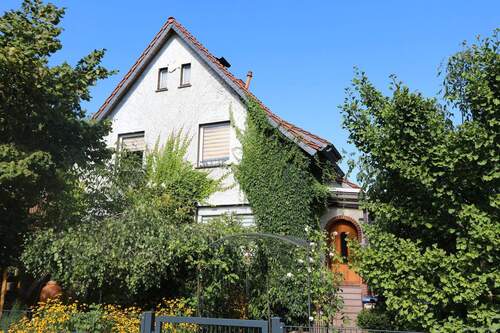 Außenansicht - Vieles bereits modernisiert - Nähe Innenstadt - familienfreundliches Einfamilienhaus in Gifhorn