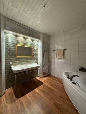 Wannenbad im Obergeschoss - 