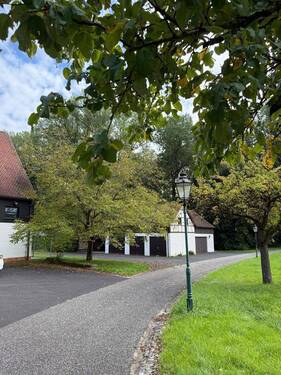 Garagen - Einfamilienhaus mit 336,00 m² in Münchsteinach zum Kaufen