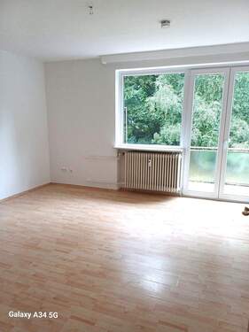 Zimmer mit vorgelagertem Balkon zum Garten - 1 Zimmer Etagenwohnung zum Kaufen in Hamburg