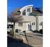 Moderne Doppelhaushälfte im Neubaugebiet in Pfungstadt