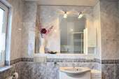 Badezimmer mit Tageslicht - 