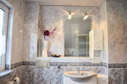 Badezimmer mit Tageslicht - 