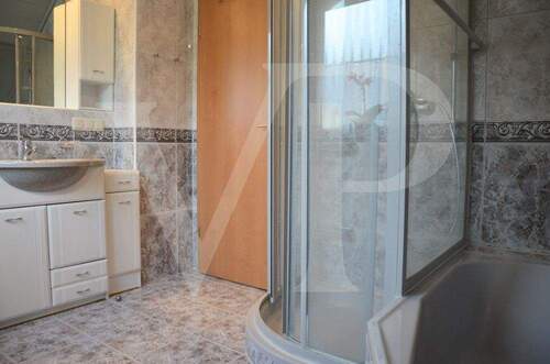 Dusch- und Wannenbad - 