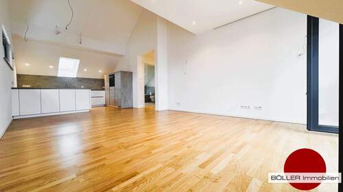 Helles Wohnzimmer mit Dachterrasse! - Etagenwohnung mit 80,50 m&sup2; in Fürth zur Miete