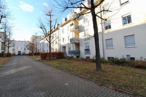 Häuserfront - 3 Zimmer Etagenwohnung in Dresden