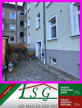 Eingang - Mehrfamilienhaus mit 4 Wohneinheiten in Hainichen - Zufahrt und Garten