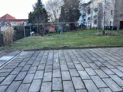 Garten - 1 Zimmer Mehrfamilienhaus, Wohnhaus in Hainichen