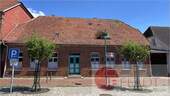 Vorderansicht - Wer küsst dieses Denkmal wach ? Bauernhaus mit großem Naturgarten in Mecklenburg