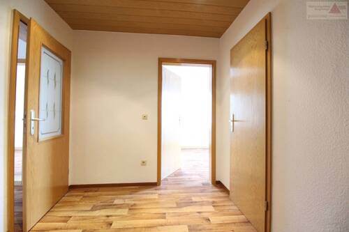 Flur 1. OG - 1 Zimmer Mehrfamilienhaus, Wohnhaus zum Kaufen in Breitenbrunn/Erzgebirge